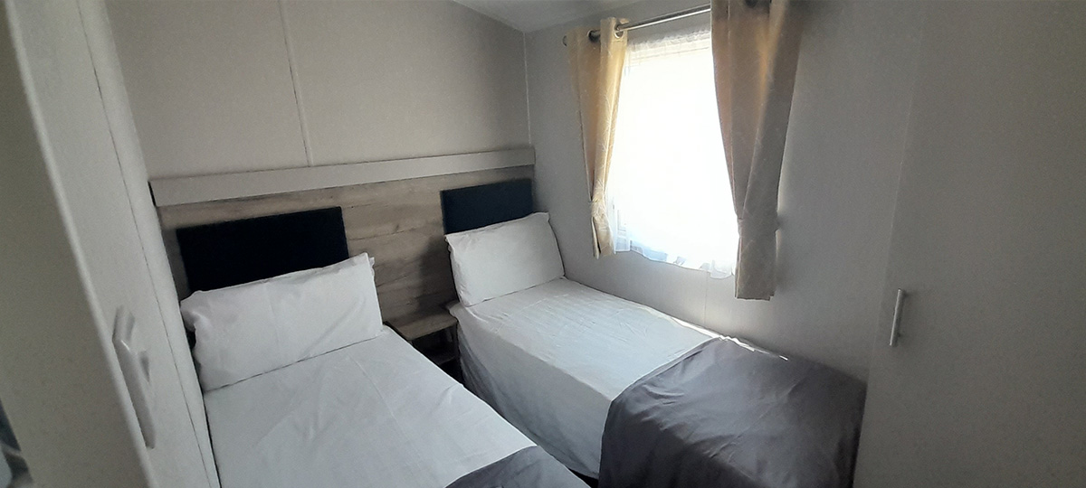Willerby Linwood twin bedroom